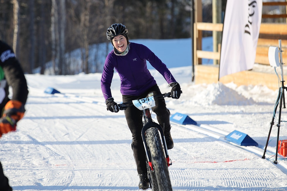 Ida Bøthun var raskeste dame på lang løype i Arctic Alta Fatbike. Foto: Ole Kristian Kirvijervi Ida Bøthun vant Arctic Alta Fatbike 2020