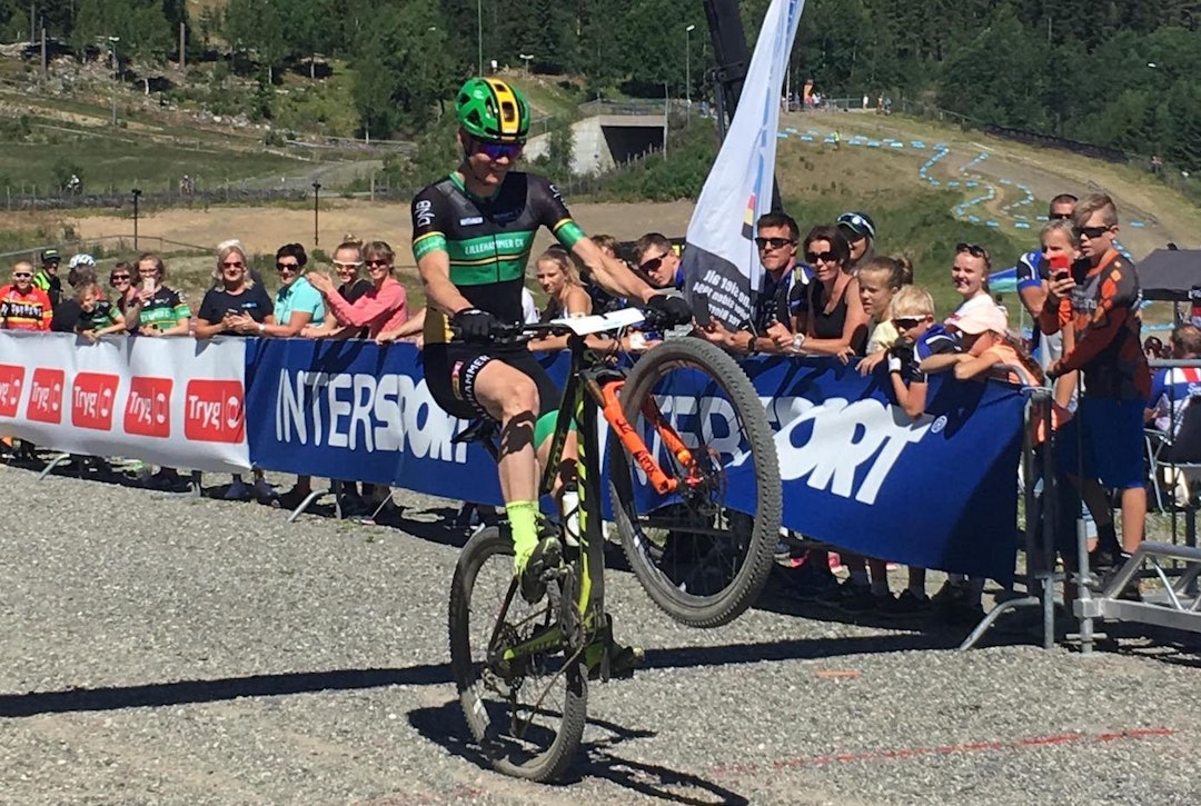 Petter Fagerhaug vant NM i rundbane på Lillehammer i fjor, til tross for at han kom inn på flatt bakhjul. Foto: Lena Øverbye
