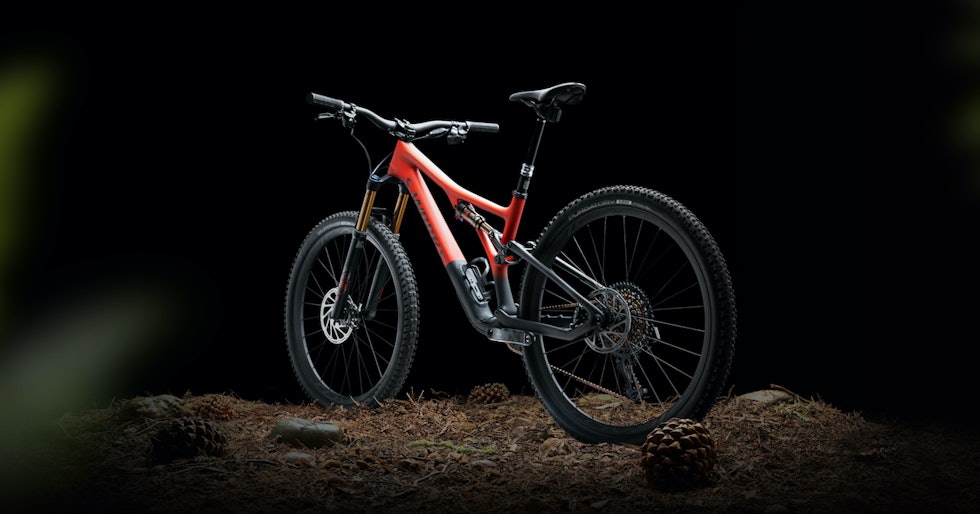 MINDRE VANDRING: Nye Stumpjumper får 130 mm vandring bak og 140 mm foran. Specialized Stumpjumper 2021