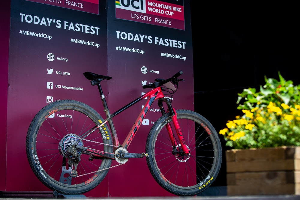 FREMSKRITT: Kate Courtneys rundbanesykkel har mange av de viktigste nyvinningene fra det siste tiåret. tiaarets-viktigste-terrengsykkel-nyvinninger-crop1280