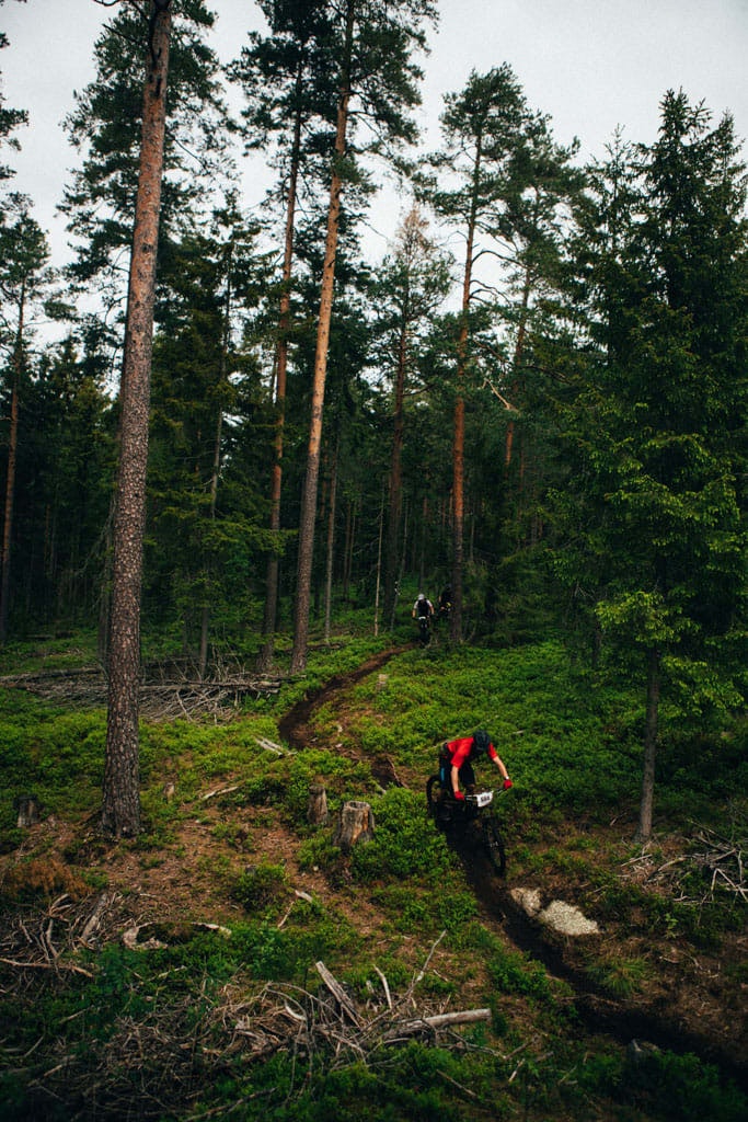 PÅ SMALE STIER: Rittet har i all sin tid foregått i Østmarka utenfor Oslo. Foto: Sjur Melsås terrengsykkelrittet frøy if