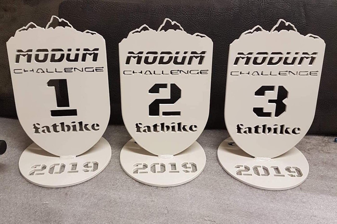 Premier: Æres den som skal. Her vanket mer enn skryterettigheter til dagens raskeste menn og kvinner. Foto: Modum Challenge Premier: Æres den som skal. Her vanket mer enn skryterettigheter til dagens raskeste menn og kvinner. Foto: Modum Challenge