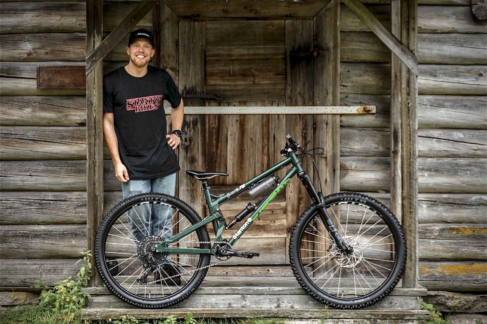 ENTUSIASTSYKKEL: Robin von Brauns drømmesykkel i fargen british racing green.Foto: Tim Hassel stanton sykkel