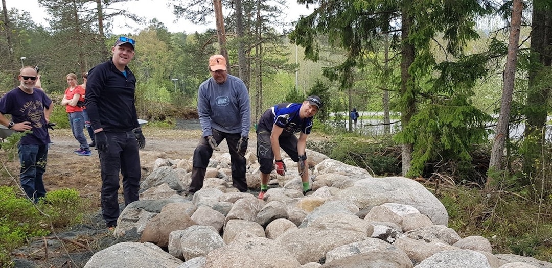 Det er langt ned atskillige timer på de store elementene til rundbaneløypa som skal bruke i NM i juni. Foto: Soon CK Det er langt ned atskillige timer på de store elementene til rundbaneløypa som skal bruke i NM i juni. Foto: Soon CK
