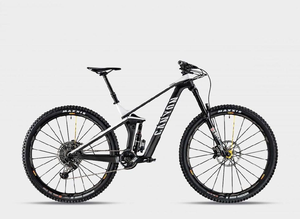 STRIVE TEAM: Den nest dyreste sykkelen i linja kommer med Rockshox-dempere og X01-drivverk.