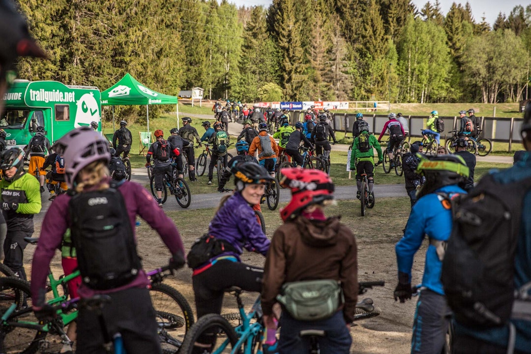 På vei til start på ettappe 1 På vei til start på ettappe 1