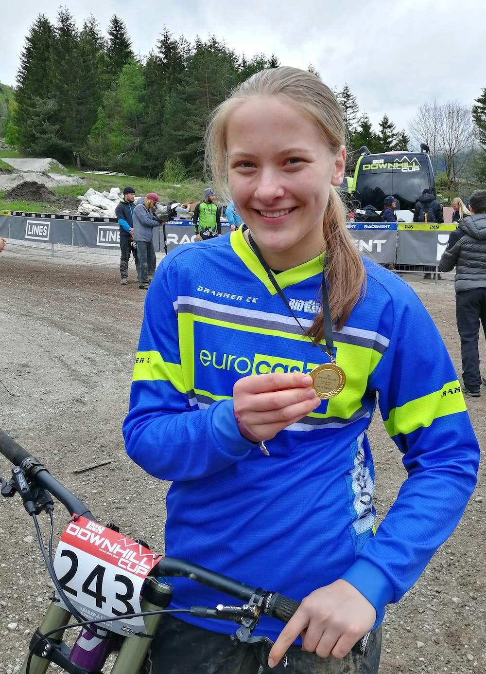 Kine Haugom vant finalen i jenter U17 i den andre runden av den europeiske utforcupen IXS i Krankja Gora. Foto: Stine Haugom