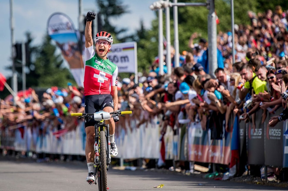 RÅSTERK: Hadde Schurter bare vært best utfor hadde han ikke vunnet så mye. 30-åringen er også råsterk fysisk og er også blant verdens beste klatrere. Foto: Scott/Jochen Haar. Nino-Schurter-3