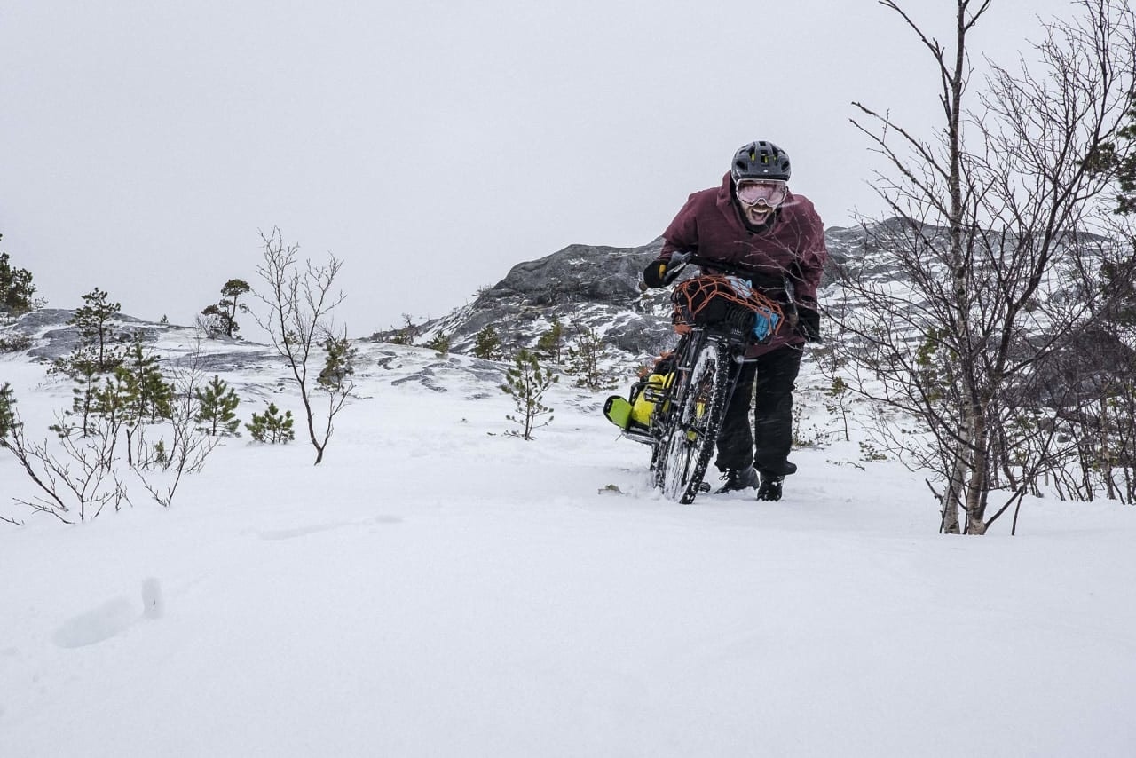 Andreas Køhn bruker sykkelen sin for å komme seg på skitur. Han droppa å kjøpe ny bil. Andreas Køhn