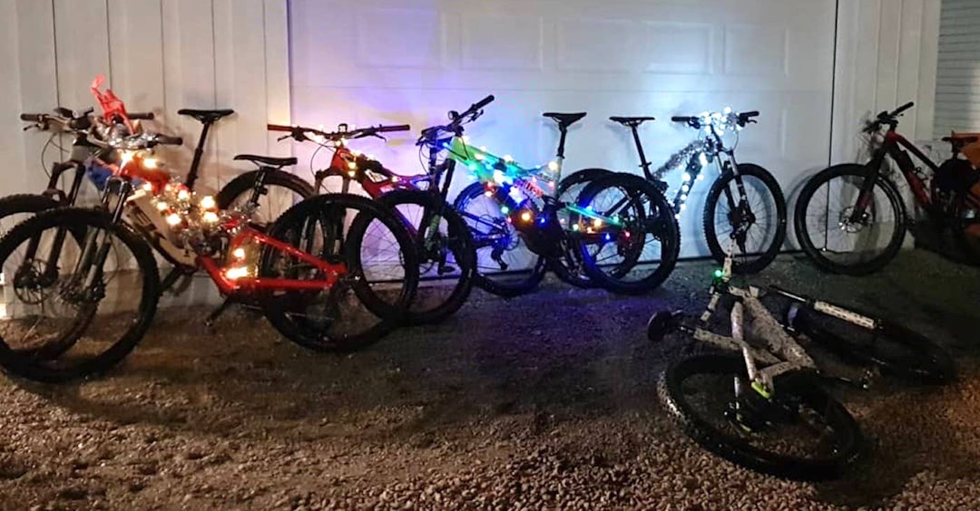 Pimpede julesykler på rekke og rad. Foto: Hanne Holmstrøm Karlsen
