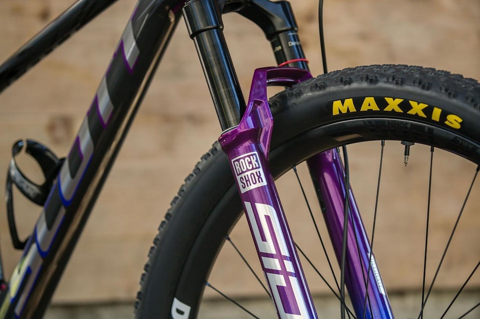 LILLA-FADE: Ninos spesielle SID Ultimate SL er koblet til den tredelte Twin-lock-bryteren på styret. SID Ultimate SL