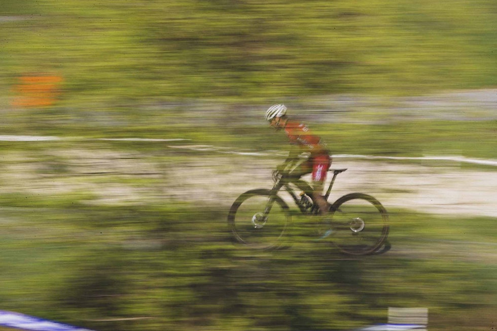 ATTRAKTIVT: Med UCI-poeng å hente var det også utenlandske ryttere på start. Ukjent, utenlandsk rytter setter fart i skogen. ATTRAKTIVT: Med UCI-poeng å hente var det også utenlandske ryttere på start. Ukjent, utenlandsk rytter setter fart i skogen.