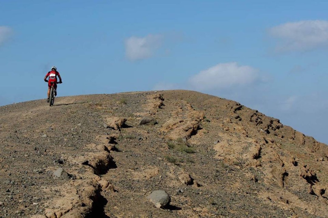 Lanzarote byr på spektakulære omgivelser og en rekke unike utfordringer. Foto: Arrangøren Lanzarote 4 dagers - Arrangøren 1400x933