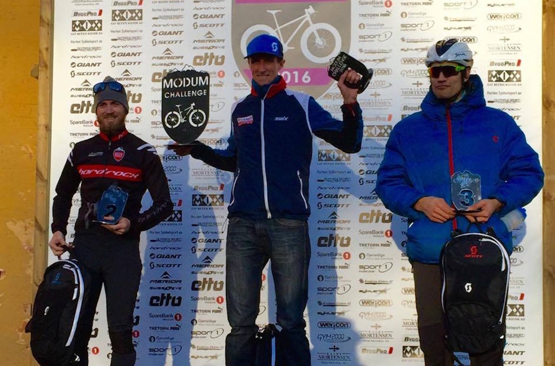 Ole Christian Fagerli satte løyperekord, med Morten Vaeng på andreplass og Marius Fjeld på tredje. Foto: Arrangøren Ole Christian Fagerli - Morten Vaeng 2 - Marius Fjeld 3 Modum Challenge 2016 - Foto arrangøren