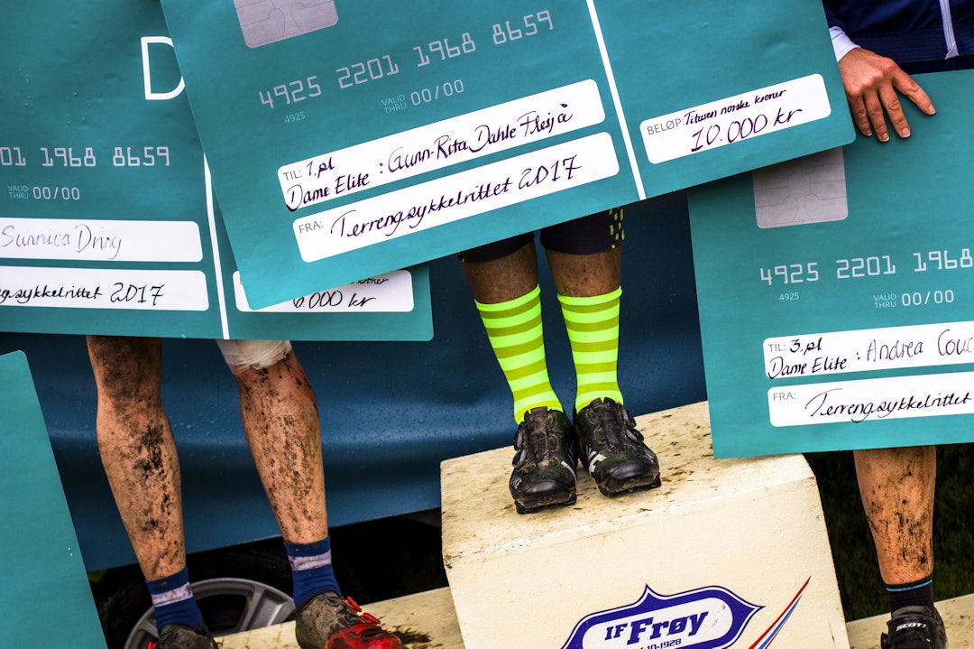 I tillegg til ved vanket det cool cash til sammenlagtvinnerne. Foto: Snorre Veggan Legs 1400x933