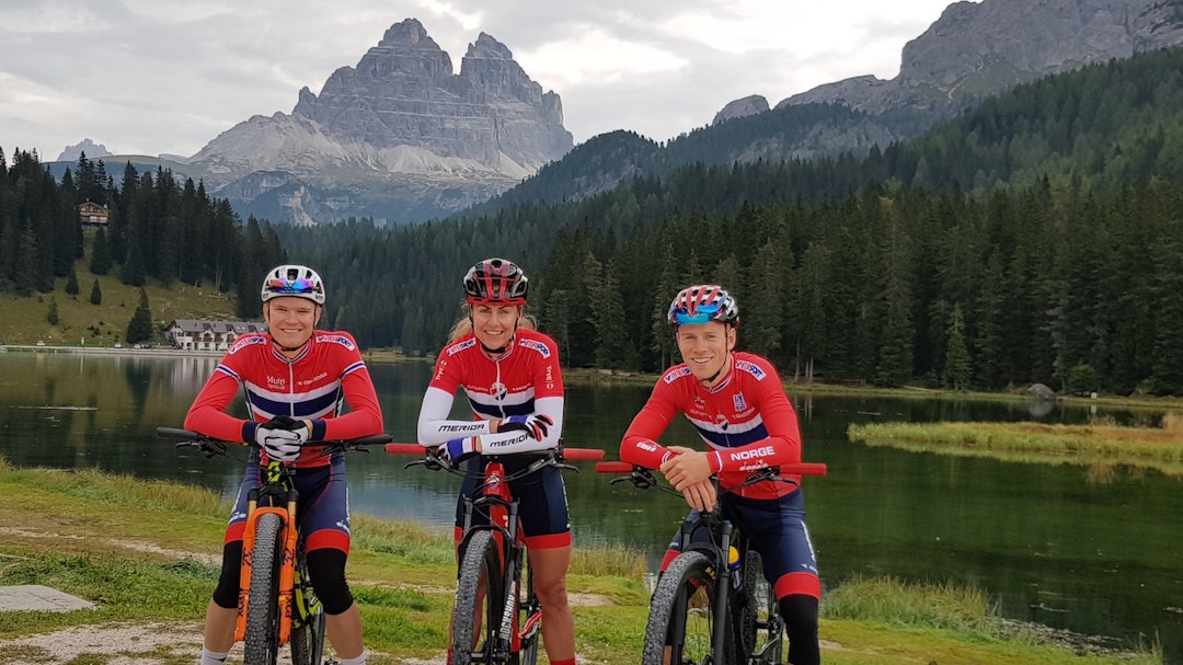 Gunn-Rita Dahle Flesjå sammen ned Petter Fagerhaug (til venstre) og Ole Hem VM maraton 2018. Foto: Eddy Knudsen Storsæter Gunn-Rita Dahle Flesjå sammen ned Petter Fagerhaug (til venstre) og Ole Hem VM maraton 2018. Foto: Eddy Knudsen Storsæter
