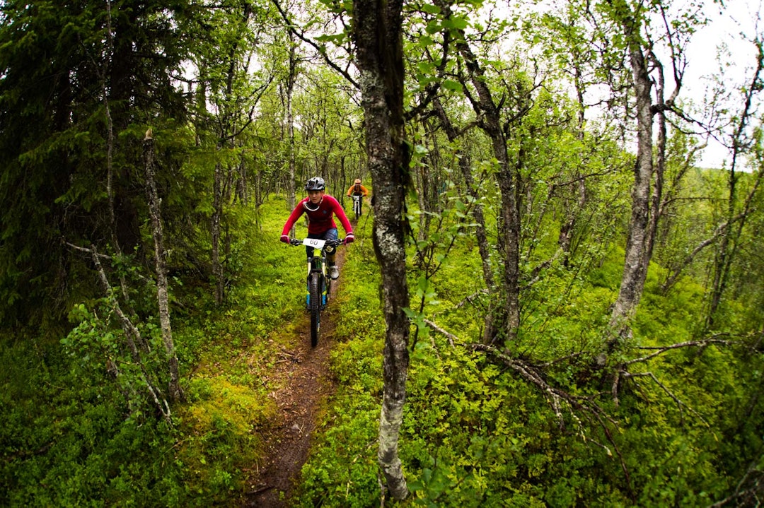 Stina Bondehagen ligger på sjuendeplass, men har vunnet begge rundene hun har stilt opp i. Foto: Snorre Veggan Stina Bondehagen - Hillbilly Enduro 2016 - Snorre Veggan