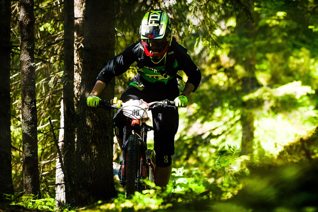 Joline Johansson tok sammenlagtseieren i den svenske enduroserien i år, og ble nummer to i det svenske enduromesterskapet i Åre i juli. Foto: Thomas Lundman Joline Johansson Götebors Stigcyklister och Stabekk Thomas Lundman 1400x933