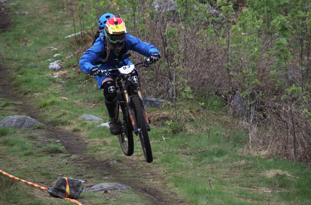 Hilde Sangesland Strædet, som er Norgesmester i utfor 2015, jobber hardt for å rekruttere flere og særlig jenter til gravistasjonsbasert sykling. Foto: Ketil Smith Hilde S Strædet - Ketil Smith 1400x924