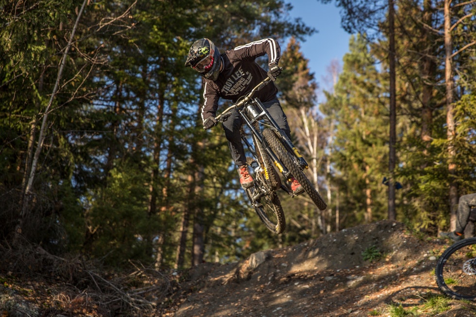 Eimund Kvålseth vant Bunny jump konkurransen under sesongavsutnignen i Drammen skisenter på søndag. Foto: Svenn Fjeldheim Drammen skisenter. Foto: Svenn Fjeldheim