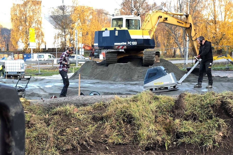 Det er lagt ned mange dugnadstimer i pumptracken. Foto: Ove Grøndal Pumptrack Nesbyen - October 2018 - Ove Grøndal 1400x933