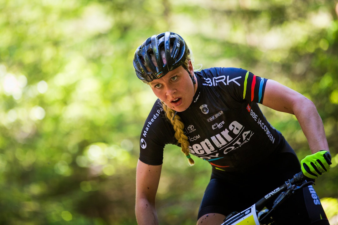 SKJEBERGRITTET: Men inne i skogen var forholdene optimale. Her er det Ingrid Bøe Jacobsen som ser mot utgangen på svingen. (foto: Snorre Veggan) skjebergrittet-1494a