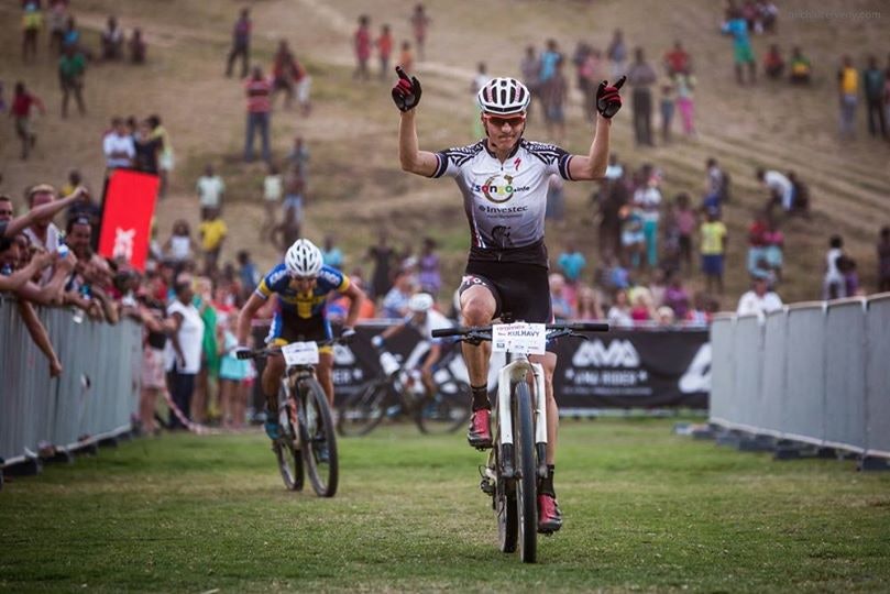 NÆRE PÅ: Emil Lindgren måtte strekke våpen mot Kulhavy i spurten. NÆRE PÅ: Emil Lindgren måtte strekke våpen mot Kulhavy i spurten.