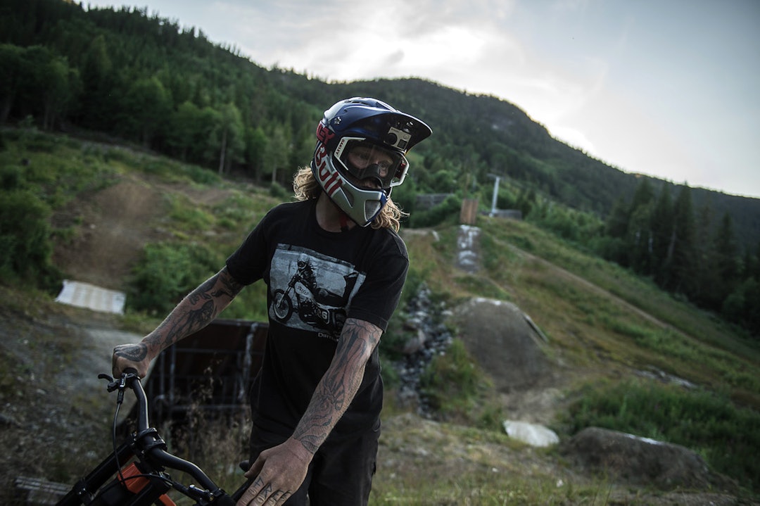 Mads "Makken" Haugen har  en smittende sykkelglede og er et forbilde for mange barn og unge. Nå får han sin egen sykklepark i hjembygda Vang i Valdres. Foto: Vegard Breie