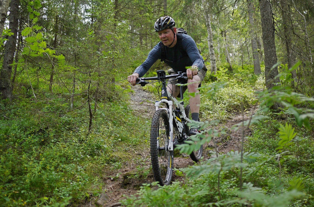 El-sykkel i terrengutgave har gitt Øyvind Grønli et nytt liv og en ny livsstil. Foto: Stig Nerland Elektrisk-terrengsykkel et nytt liv for Øyvind Grønli - Stig Nerland 1400x924