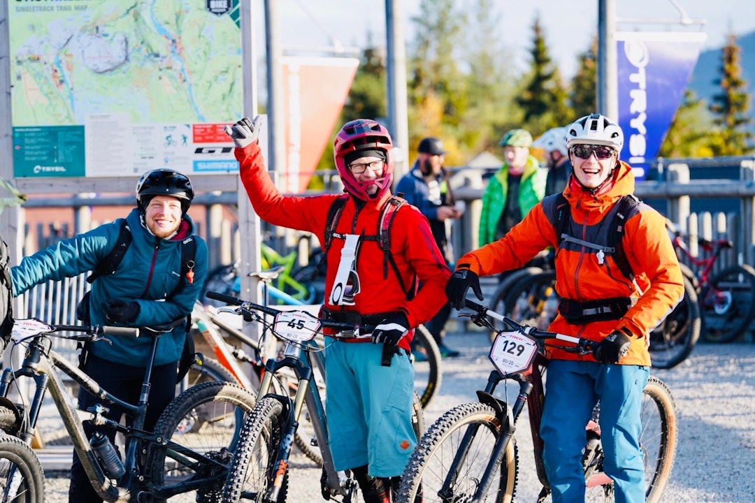 Robin Braun, Alex Wellington og Simon Gustavsson var blant de mange lokale deltakeren i Trysil Enduro på lørdag. Foto: Jonas Sjögren