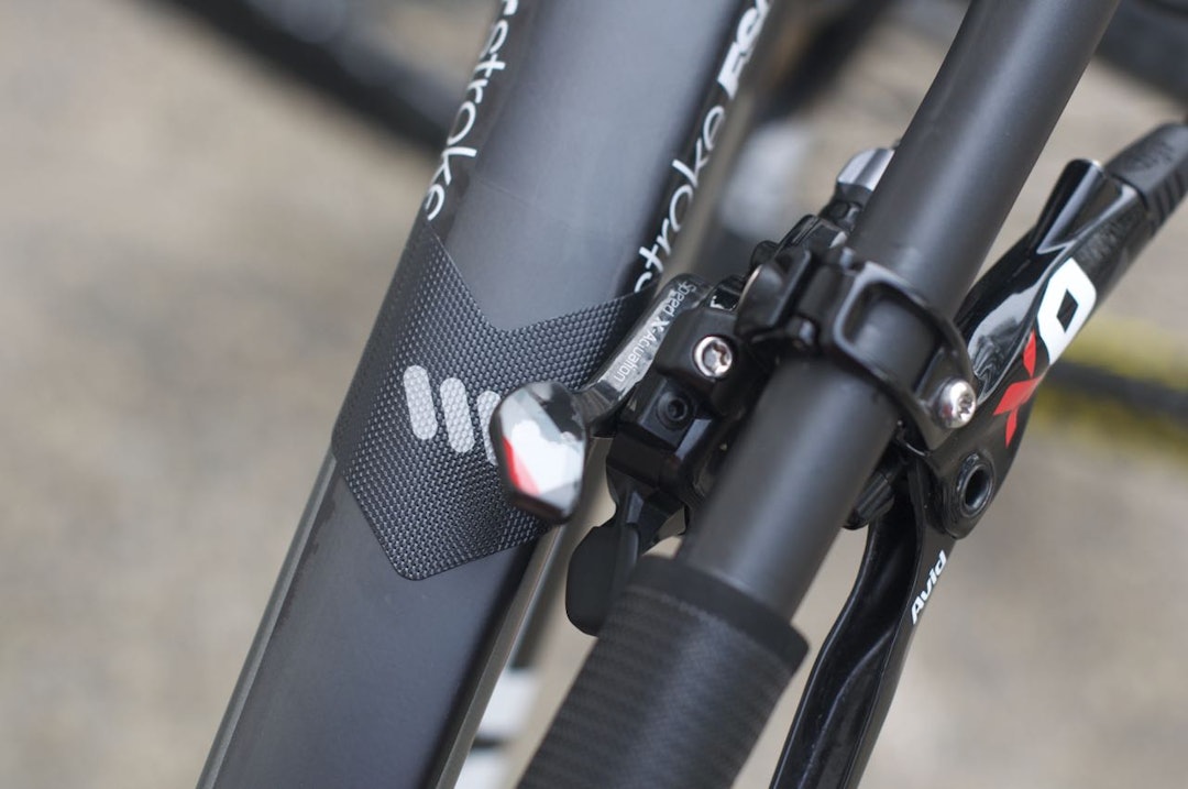 BRUDD: Å smelle styret i overrøret i et fall er ikke uvanlig. Unngå at det medfører rammebrud med litt strategisk plassert polstring. BRUDD: Å smelle styret i overrøret i et fall er ikke uvanlig. Unngå at det medfører rammebrud med litt strategisk plassert polstring.