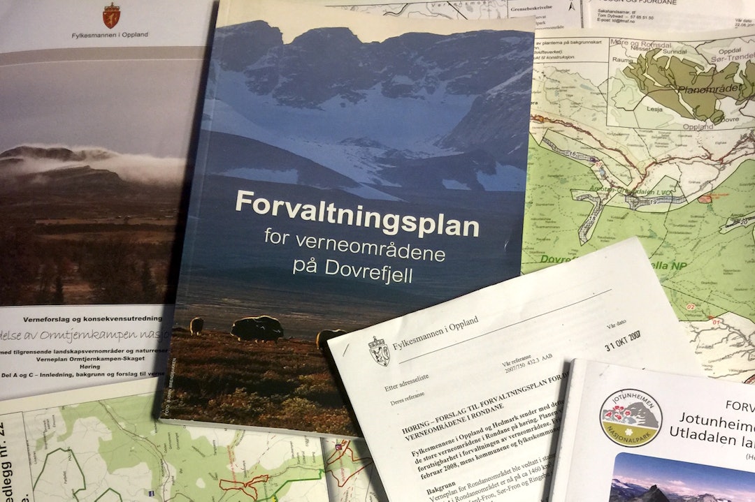 Forvaltningen følger ikke demokratiske normer. Illustrasjonsfoto: Vidar Gundersen/NOTS Papirarbeid NOTS - Foto NOTS 1400x933