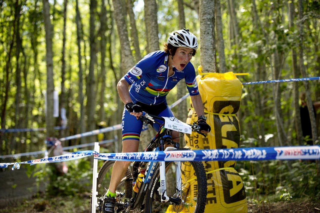 VERDENSMESTER: Gjertud Bø vet hva terrengsykling handler om. Hun har åtte VM-gull og erfaring fra verdenscup og norgescup gjennom 30 år. Foto: Kristoffer H. Kippernes VERDENSMESTER: Gjertud Bø vet hva terrengsykling handler om. Hun har åtte VM-gull og erfaring fra verdenscup og norgescup gjennom 30 år. Foto: Kristoffer H. Kippernes