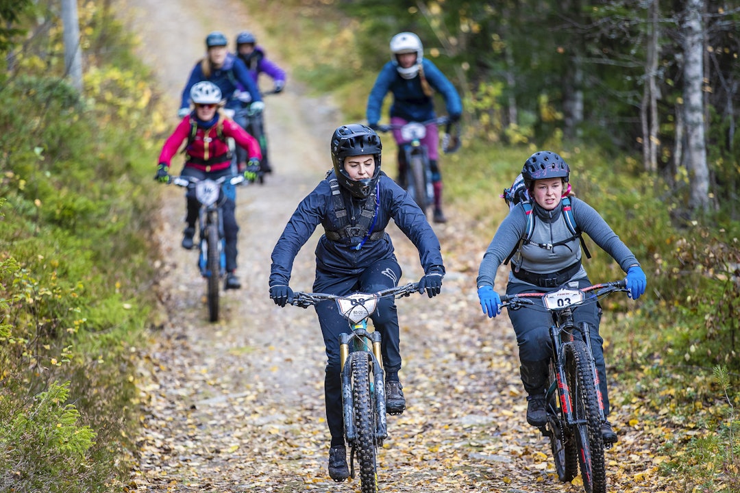 Så var de i gang: Stine Torgersbråten og Tonje Sameien. Foto: Pål Westgaard Så var de i gang: Stine Torgersbråten og Tonje Sameien. Foto: Pål Westgaard