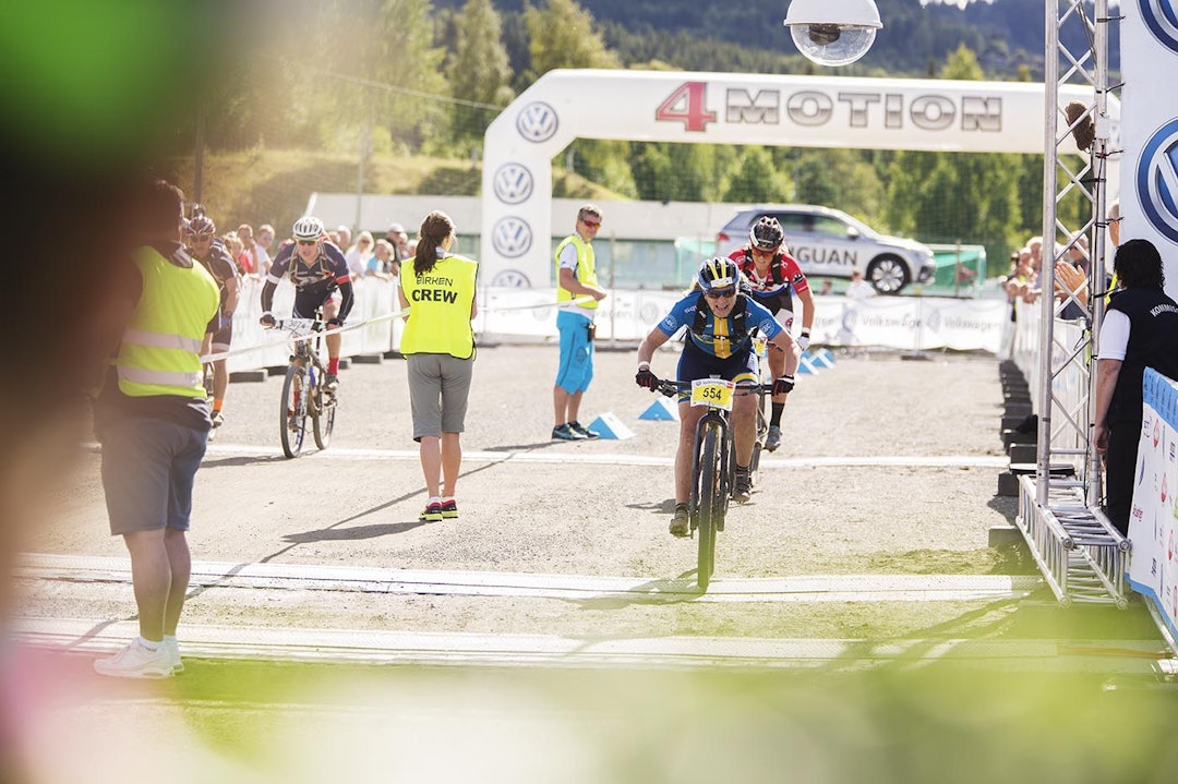 DEN SURE ANDREPLASSEN: Jenny Stenerhag slo Hielke Elferink med ett sekunds margin, men måtte se seg slått av vår egen terrengsykkeldronning. Foto: Kristoffer H. Kippernes _IPP0150