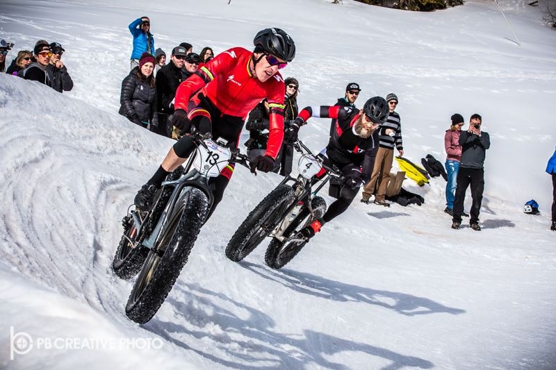 DOSERT: Løypa i Powder Mountain bød på doserte svinger og raske utforkjøringer. Ned Overend mestret den best.