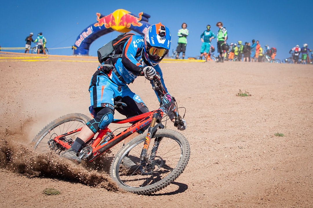 EVIG OUTSIDER: Nico Lau glemmes ofte når de heteste enduronavnene skal listes opp. Nå herjer han og Barel i Andes Pacifico. EVIG OUTSIDER: Nico Lau glemmes ofte når de heteste enduronavnene skal listes opp. Nå herjer han og Barel i Andes Pacifico.