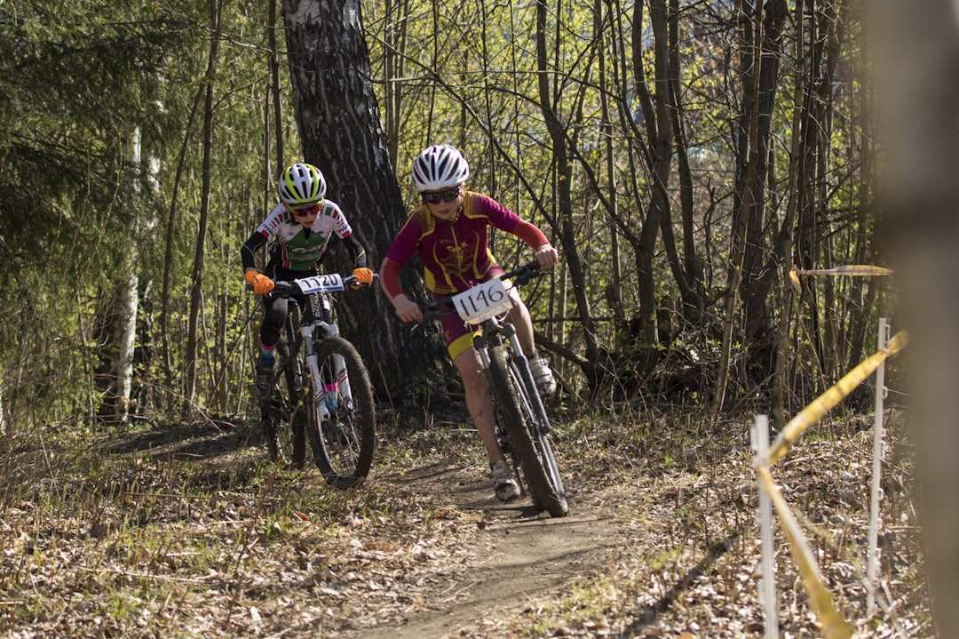 Knut Eintveit jages av Nikolai Nilsen i klassen M11-12. Knut_Eintveit_jages_av_Nikolai_Nilsen_M11-12