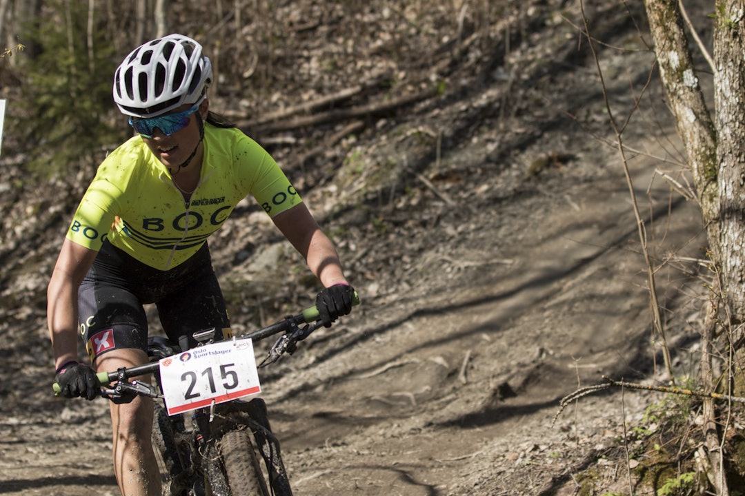 Linn Røyne fra Bærum og Omegn cruiser gjennom løypa i Kvinner Senior. Linn Røyne K-Senior