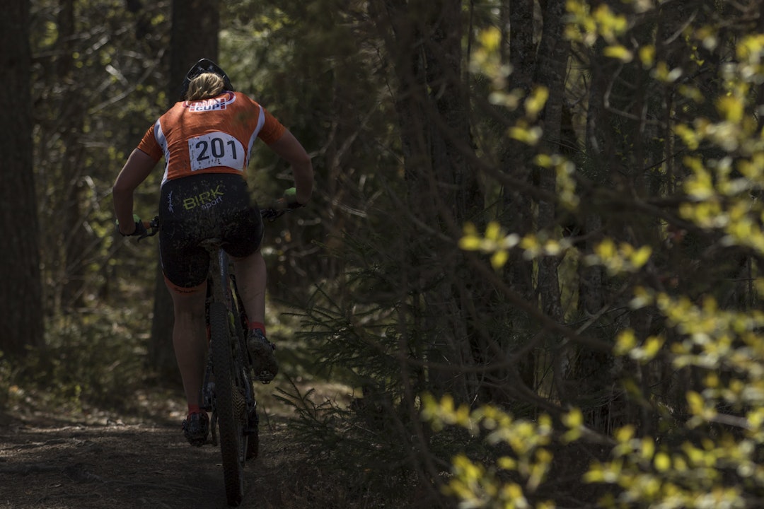 Ingrid Sofie Bøe Jacobsen fikk starte rundbanerittet i Kvinner Senior med ledertrøya. Ingrid Sofie Bøe Jacobsen K-Senior