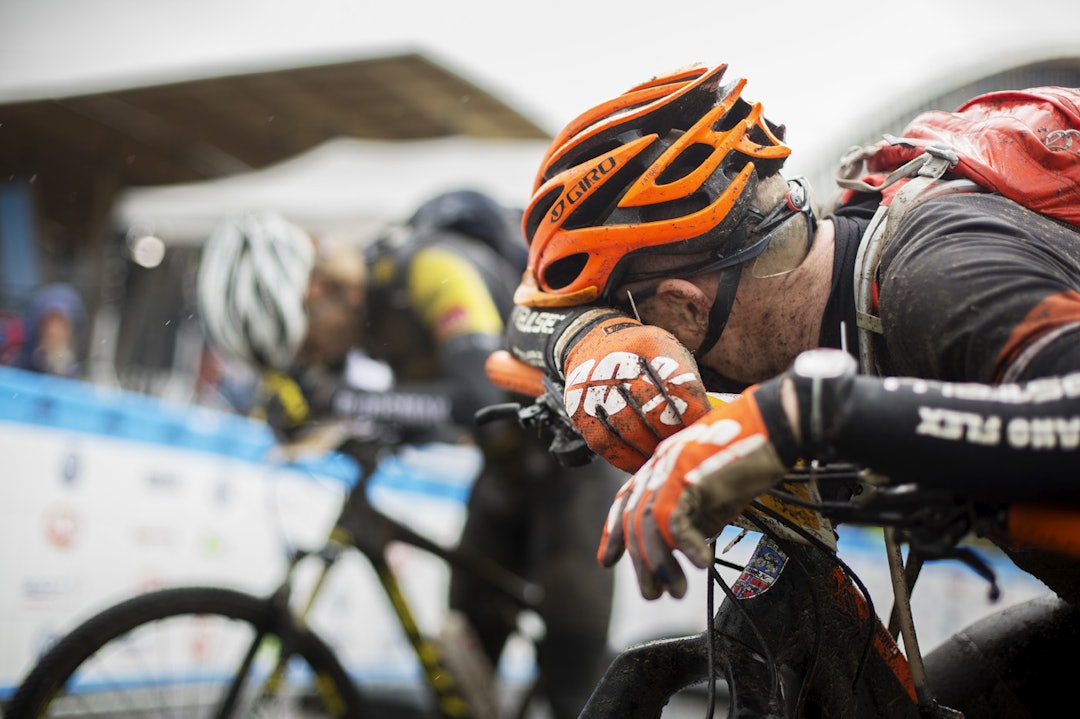 TOMT: Det var ikke mye krefter igjen hos Ultrabirkerne etter målgang. (foto: Kristoffer H. Kippernes) _IPP9843
