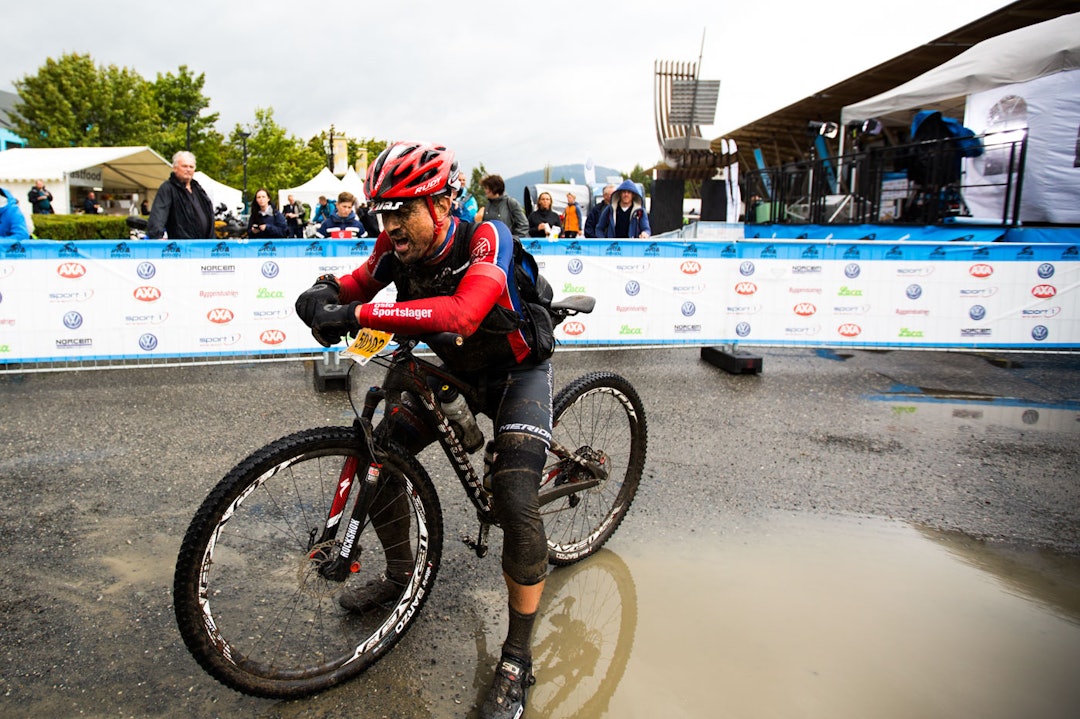 HVILESTILLING: Denne stillingen var mye brukt etter målgang. (foto: Snorre Veggan) ultrabirken-2601a