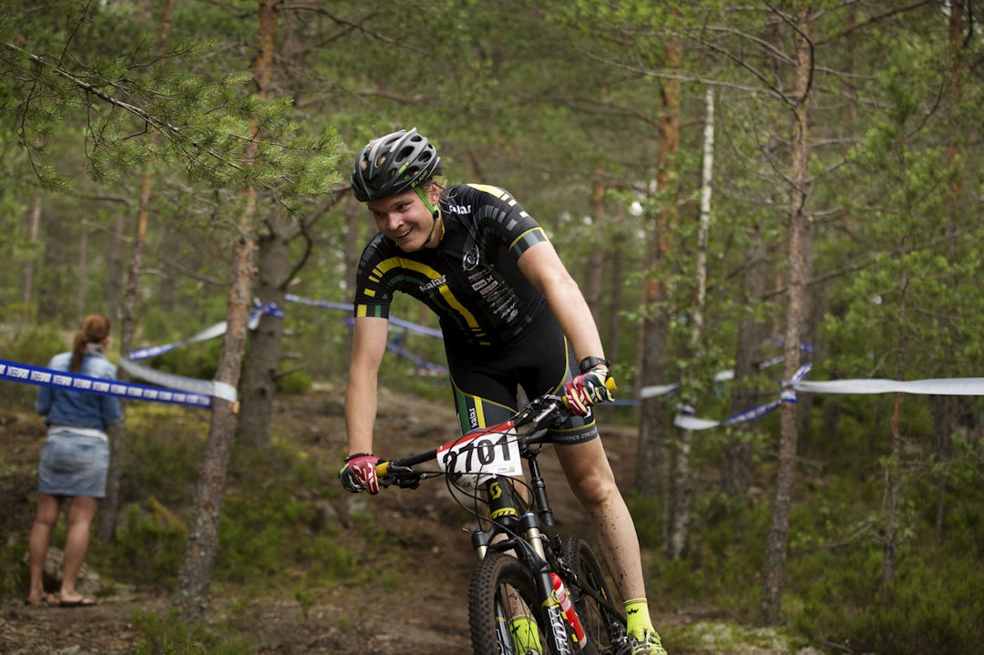 JUNIOR: Petter Fagerhaug tok NM-sølv i junior-klassen i årets rundbane-NM på en fulldemper, men har tidligere syklet mest halvdemper. Foto: Kristoffer H. Kippernes