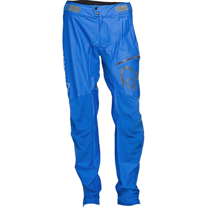 LANGE BENKLÆR: Du kommer et stykke med longs og shorts, men noen ganger er det en real langbukse som gjelder. Norrønas Fjørå Dry er et fint eksemplar av arten. LANGE BENKLÆR: Du kommer et stykke med longs og shorts, men noen ganger er det en real langbukse som gjelder. Norrønas Fjørå Dry er et fint eksemplar av arten.