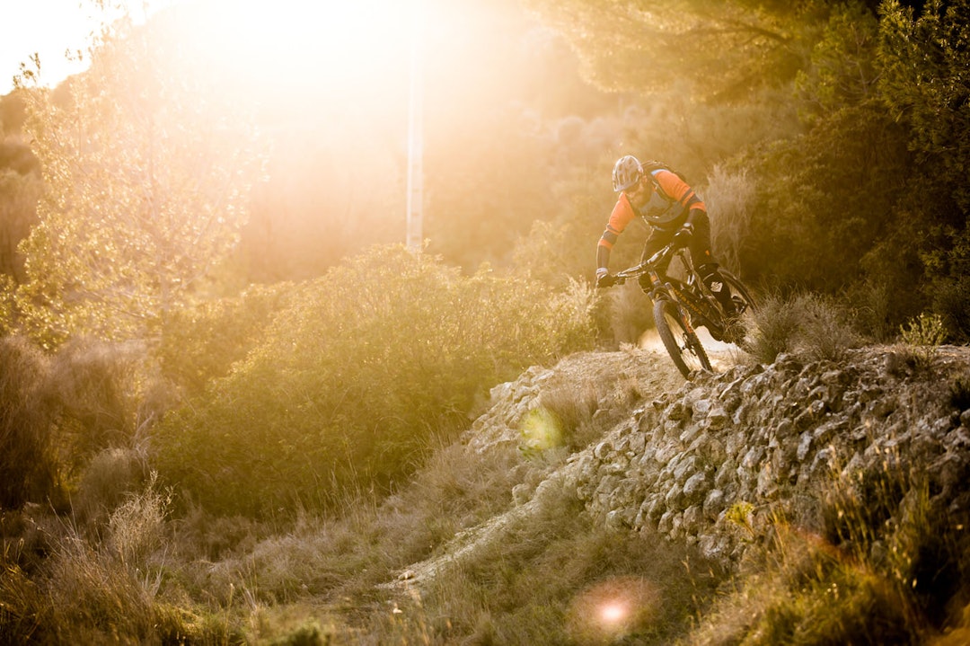 P28B1440-Are-skrenser-ned-en-skrent-motlys P28B1440-Are-skrenser-ned-en-skrent-motlys