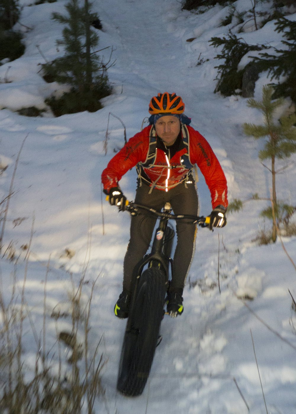 Fra en av etappene på Hjulefeit i Fløa. Foto: Fredrik Holte Breien/Gimbal fatbike floafjorden leira-Fredrik Holte Breien - GIMBAL 1000x