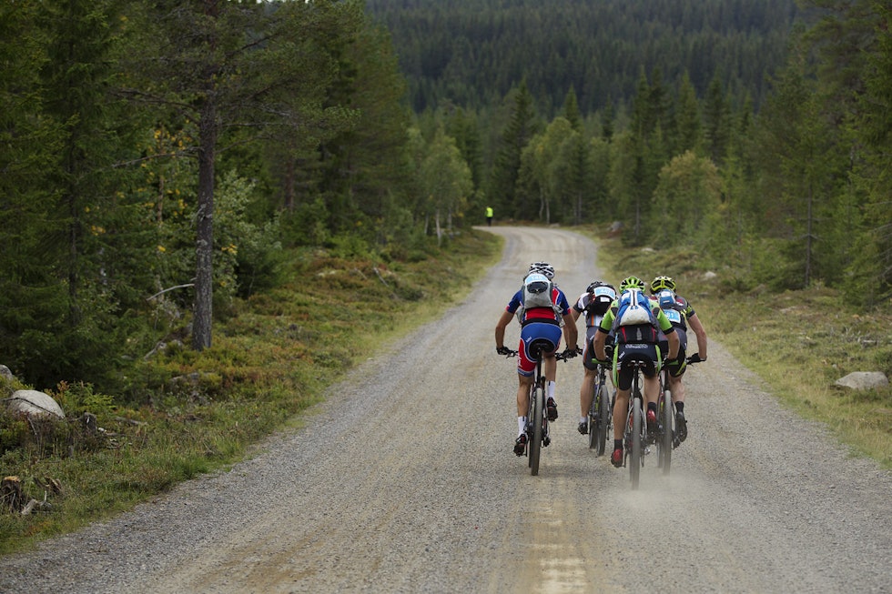 INNHENTING: De som ikke hang med en gruppe ut av skogspartiene, fikk en lang og drøy jobb med å hente inn nærmeste gruppe foran. (foto: Kristoffer H. Kippernes) _KHK4539
