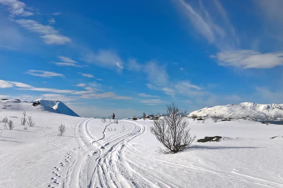 Puls Lyngen - Sykkel viste fram området i sin flotteste vårprakt. Foto: Frode Hansen Puls Lyngen Sykkel 2017 4 - Frode Hansen 1400x933
