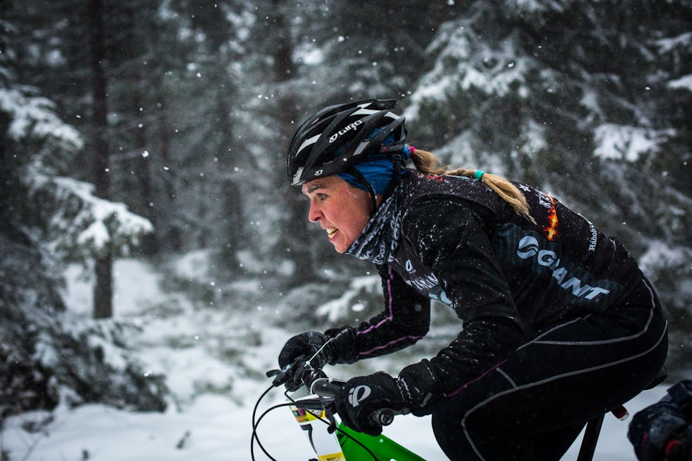 MAGEDRAG: Monica Storhaug tok et par magedrag da stigningene begynte og fikk raskt en solid ledelse. (foto: Snorre Veggan) fatbike-nm-4940a