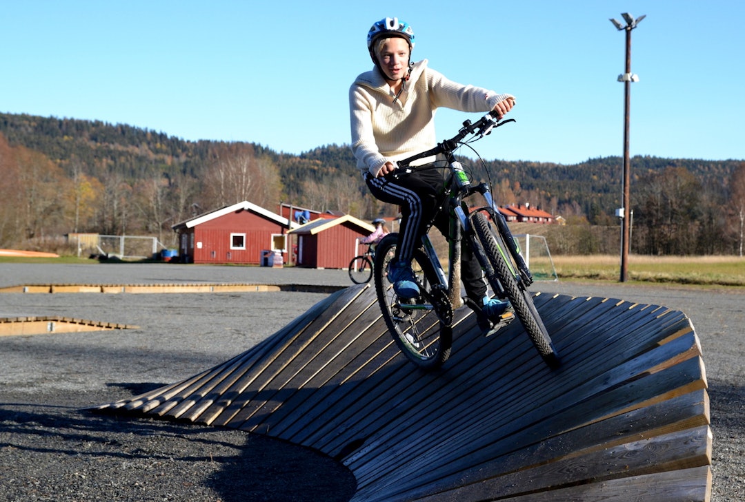Parken til Markaskolen er proppfull av doseringer og andre elementer. Foto: Dag Steinsvik Markaskolen dosering - Foto Dag Steinsvik 1400x924